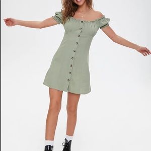 NWT Ruffled Linen Off-the-Shoulder Dress in Small